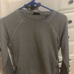 I’m selling a gray Longsleeve